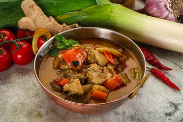 Thai curry with chicken and basil