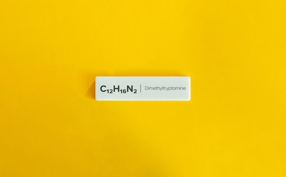 DMT, Dimethyltryptamine, (C₁₂H₁₆N₂) Banner.