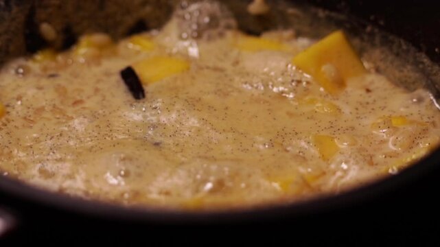 compot&eacute; de riz au lait, &agrave; la mangue et vanille gousse, cuisine gourmande pour un dessert consistant