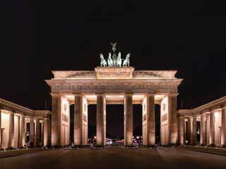 Obraz premium Panoramic view of the Brandenburg Gate, Berlin (Germany)