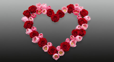 Obraz premium Heart-Shaped Arrangement of Red Roses and Pink Tulips