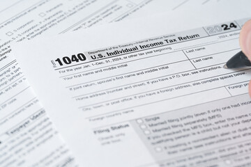 Obraz premium 1040 Tax Form, Federal Income Tax Return, Individual Filing Document, Paper Close-Up