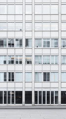 Obraz premium majestic building looks beautiful window arrangement
