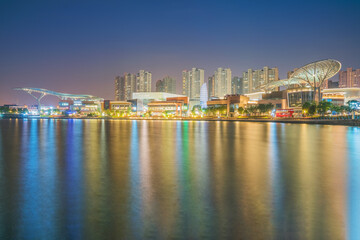 Obraz premium The city skyline and bridges of Wuxi, Jiangsu Province, China, and the scenery of the Taihu Lake Lake will be on July 30, 2024