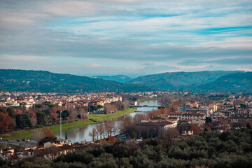 Fototapeta premium Panorama view of Tuscan landscapes seen from Piazzale Michelangelo in Florence, Italy