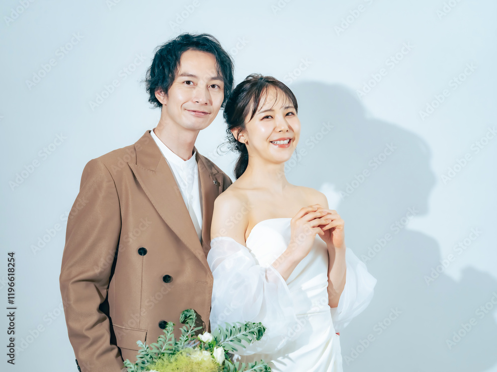 Poster ウェディング、結婚、新郎、新婦、自撮り、ブライダル、前撮り、カップル、フォト、婚活、ドレス、スタジオ、写真館、セルフ、結婚式、フォトスタジオ、フォトウェディング、男女、日本人、男性、女性、カップルフォト、笑顔、広告、コピースペース、白バック、切り抜き、ハッピー、幸せ、夫婦、挙式、披露宴、ファッション、カジュアル、シンプル、花嫁、スーツ、おしゃれ、ウエディング、ポートレート、ビューティー、30代、愛