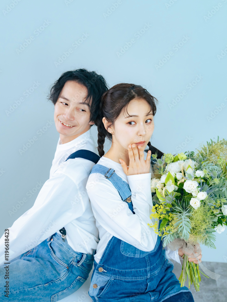 Poster カップル、ウェディング、結婚、新婦、カップルフォト、カジュアル、おしゃれ、ブライダル、前撮り、フォト、シンプル、ナチュラル、ファッション、夫婦、男女、男性、女性、デニム、ジーンズ、ノームコア、清潔感、カントリー、田舎、アメリカン、ブーケ、花束、農家、農業、牧場、結婚式、婚活、仲良し、新郎、日本人、ペア、笑顔、恋愛、幸せ、ハッピー、ロマンチック、アパレル、コピースペース、広告、支える、サポート、保険