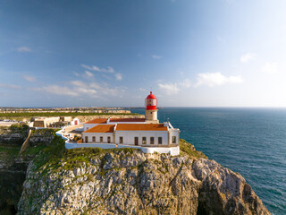 Farol do Cabo de São Vicente situado en el Cabo de San Vicente, freguesia de Sagres, municipio de Vila do Bispo, región del Algarve, Portugal