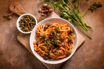 puttanesca spaghetti traditional italian recipe