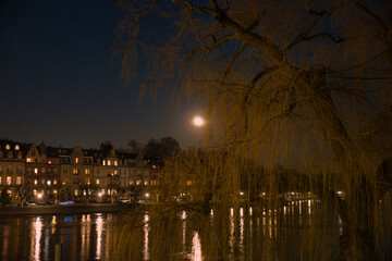 Konstanz, Vollmond geht über der Seestrasse auf