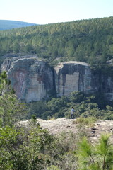 homem no canion pirituba em itapeva, s&atilde;o paulo 