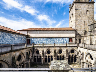 Fototapeta premium Porto Cathedral - Se do Porto, a Roman Catholic church located in the historical center of the city of Porto, Portugal