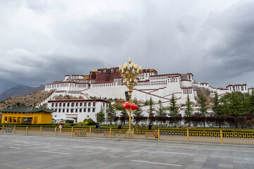 Tibet - Lhasa - Potala Palast © natros