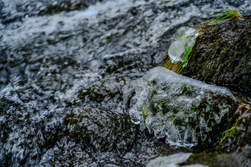 Ein frostiger Tag im niederbayerischen Perlbachtal