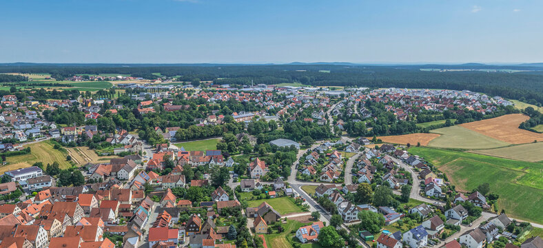 Die mittelfr&auml;nkische Stadt Windsbach in der Metropolregion N&uuml;rnberg im Luftbild