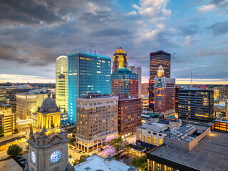 Des Moines, Iowa, USA downtown city skyline