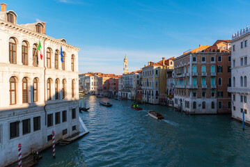 Fototapeta premium Scenic View of Grand Canal in Venice with Historic Buildings and Boats