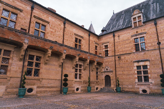 Inner Courtyard of Chateau Caumont with Elegant Architecture