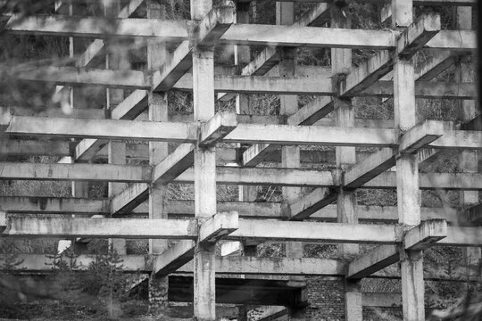Geometric concrete beams in abandoned building structure in Georgia