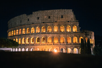 Naklejka premium Night view of Colosseum in Rome