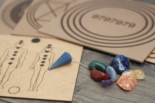 chakras balancing with crystals