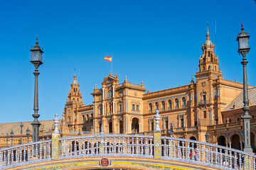 Obraz premium Pavillon auf der Plaza de España im Parque de María Luisa, Sevilla, Spanien, Andalusien