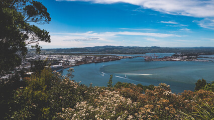 Fototapeta premium Tauranga city mount maunganui new zealand beaches blue sky ocean calm sunny summer day scenic views