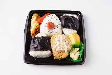 おにぎり弁当