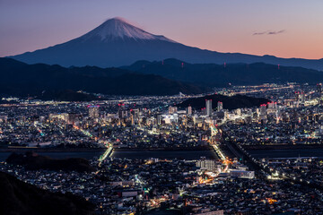 朝鮮岩から静岡市街の夜景と富士山