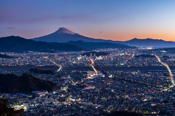 朝鮮岩から静岡市街の夜景と富士山