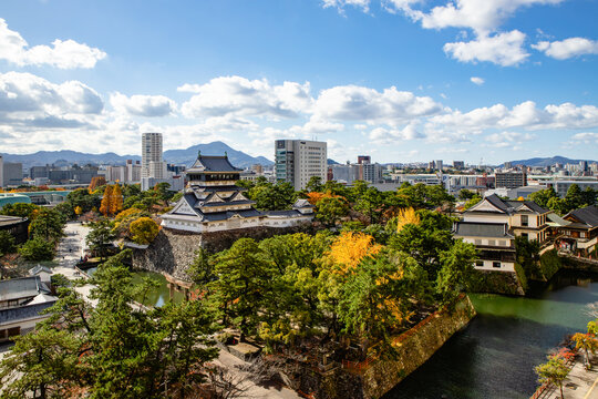 晩秋の小倉城