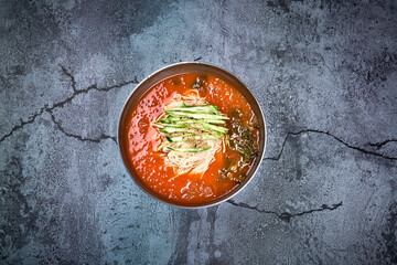 열무 김치국수를 항공샷으로 촬영한 모습