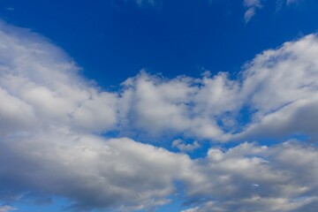 Obraz premium 青空と白い雲