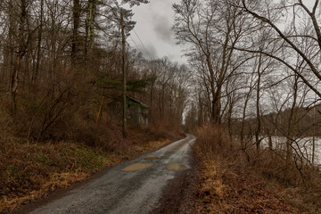 Abandoned house along the Old Mine Road