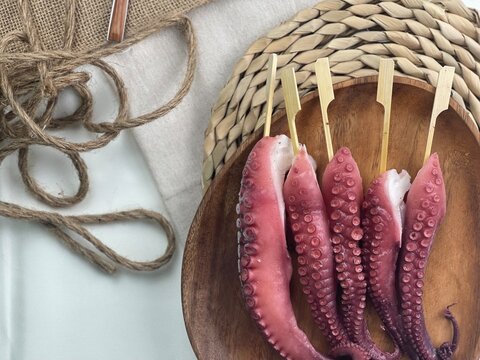 Brochetas de pulpo de Marruecos cocidas
