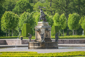 Fototapeta premium Herkulesbrunnen, Schloßpark Drottningholm, Gemeinde Ekerö, Provinz Stockholms län, Schweden