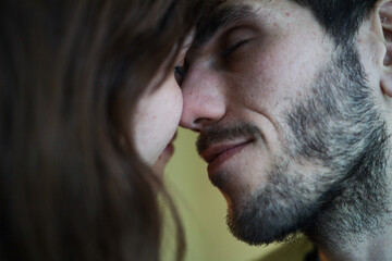 Obraz premium A couple in a tender moment together