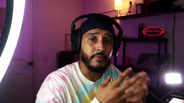 Content creator explaining during livestream