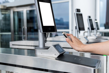 Mobile phone scanning enters checkpoint