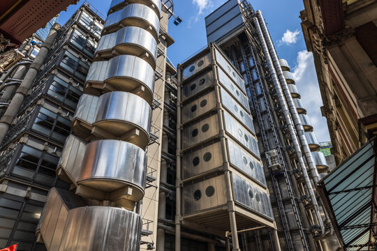 Lloyd's Building in London: High-Tech Design and Futuristic Exterior
