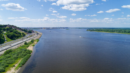 Obraz premium City with a river running through it
