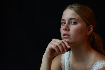 Junge, nat&uuml;rliche Frau