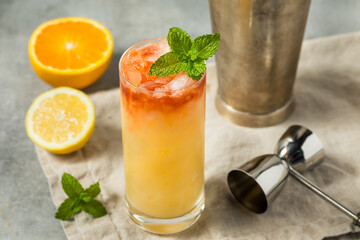 Cold Refreshing Fogcutter Cocktail