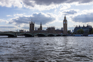Fototapeta premium Houses of Parliament and Big Ben: A View Across the Thames, London