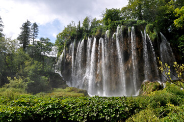 Fototapeta premium waterfall in plitvice national park