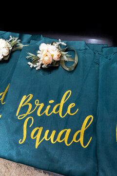 bridesmaids outfit / bata de la dama de honor