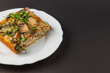 Delicious roasted pork salad with whole grain bread and creamy dressing