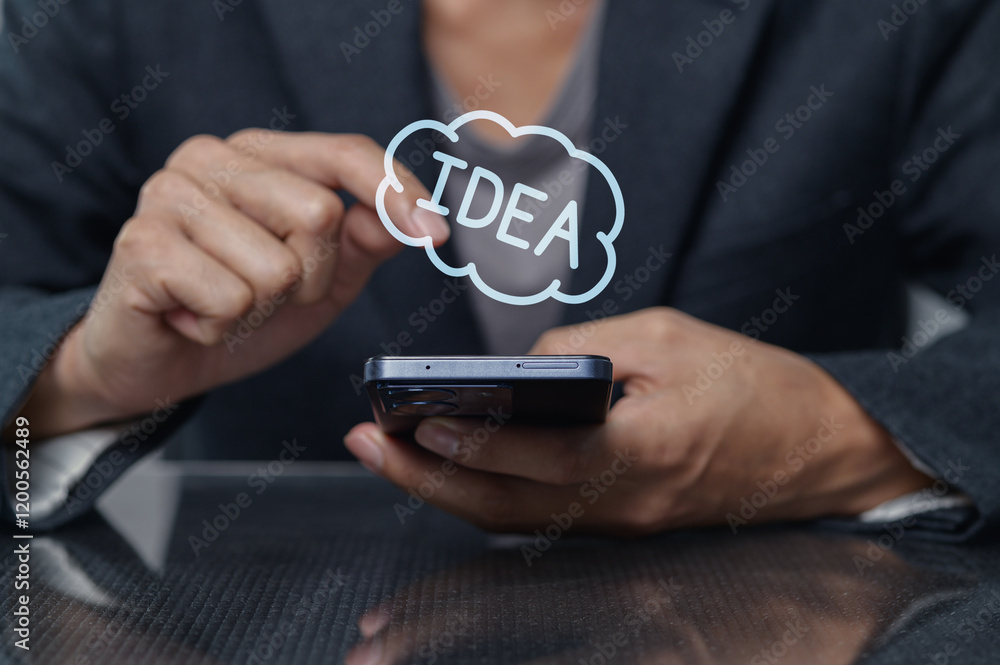 Poster creative thinking process: generating ideas with a smartphone