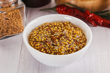 Spicy mustard sauce with seeds