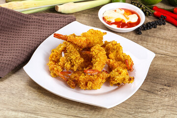 Golden deep prawn tempura wuth sauce